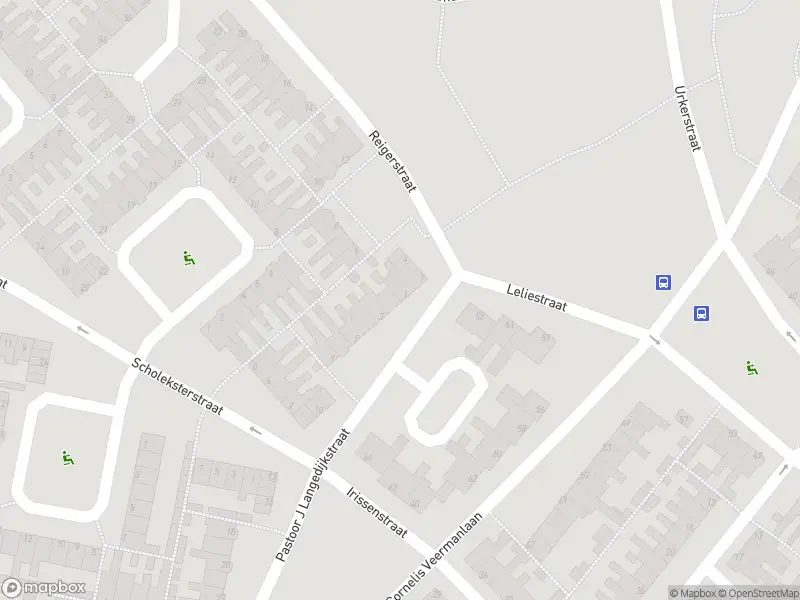 Ambulance met grote spoed naar de Pastoor J Langedijkstraat in Volendam