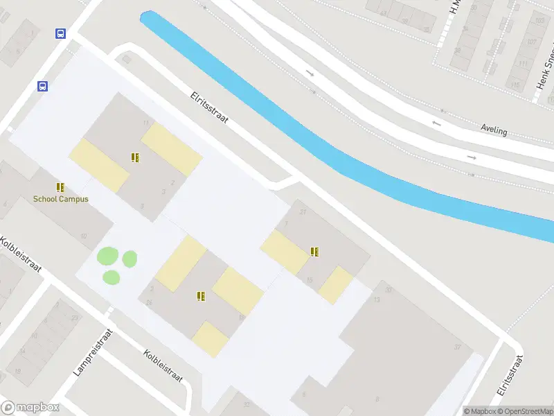 Ambulance met gepaste spoed naar de Elritsstraat in Hoogvliet Rotterdam