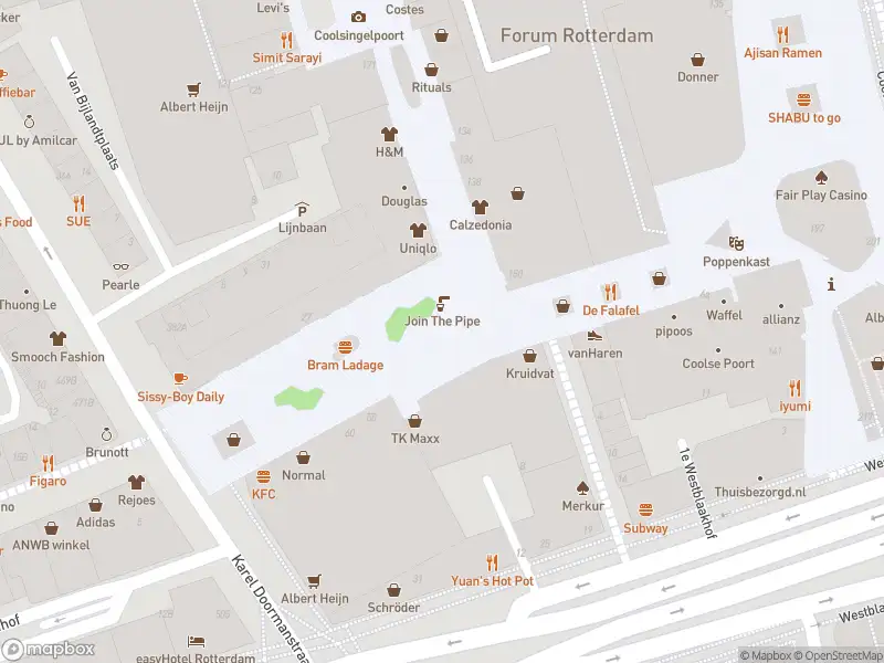 Ambulance met gepaste spoed naar de Binnenwegplein in Rotterdam