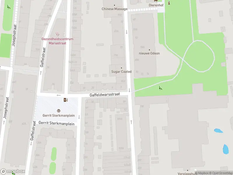 Ambulance met grote spoed naar de Gaffeldwarsstraat in Rotterdam