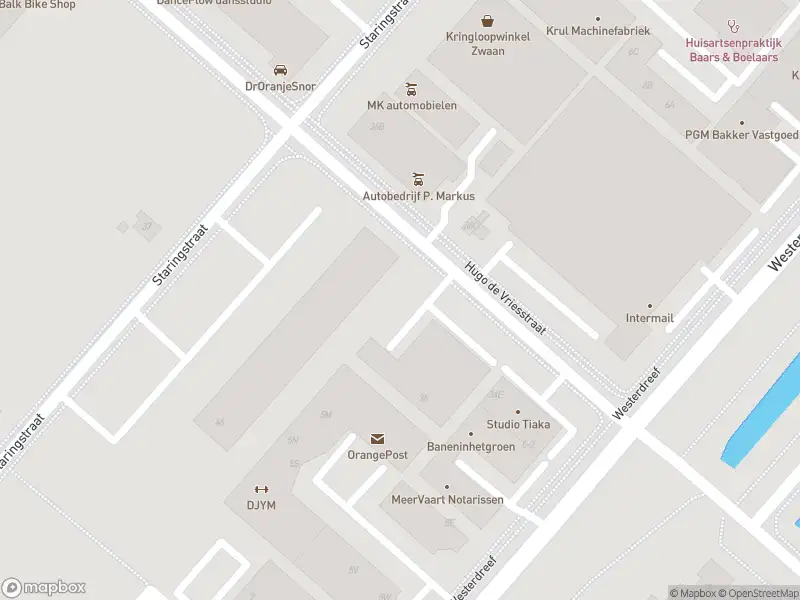 Ambulance met grote spoed naar de Hugo de Vriesstraat in Nieuw-Vennep