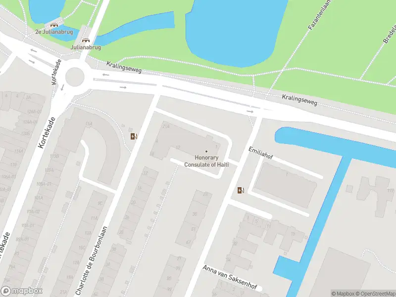 Ambulance met gepaste spoed naar de Kralingseweg in Rotterdam