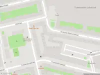 Ambulance met grote spoed naar de Waverstraat in Amsterdam