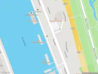 Ambulance met gepaste spoed naar de Parkhaven in Rotterdam