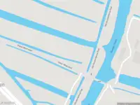 Brandweer met gepaste spoed naar de Pieter Weerspad in Landsmeer vanwege een buitenbrand