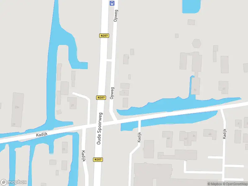 Ambulance met grote spoed naar de Opweg in Bergambacht