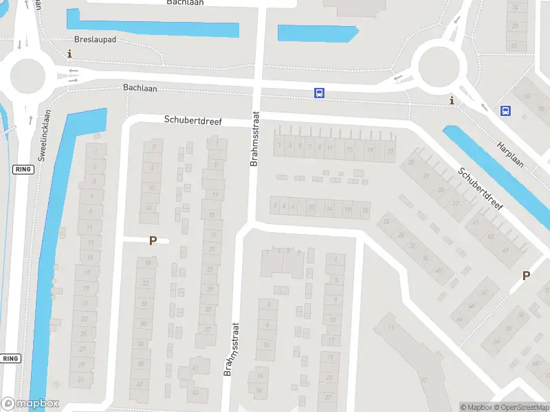 Ambulance met gepaste spoed naar de Mahlerstraat in Barendrecht