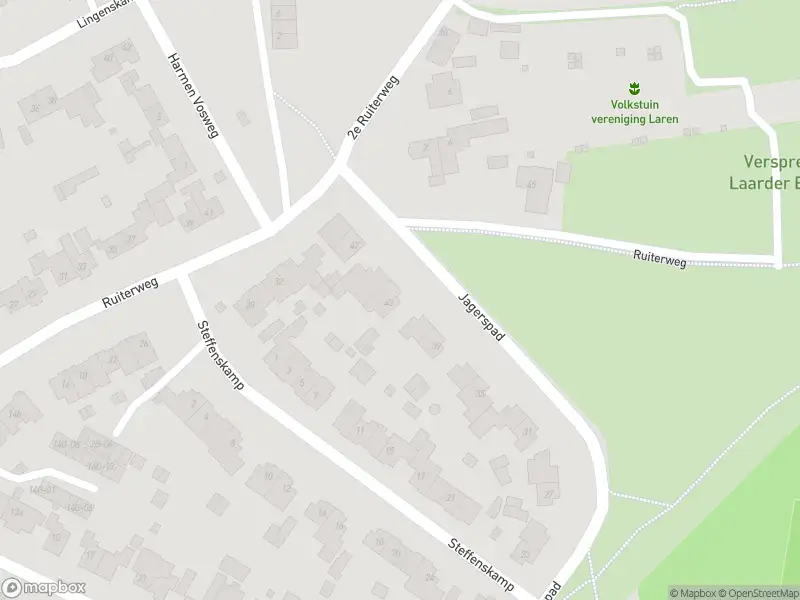 Brandweer met gepaste spoed naar de Co Bremanlaan in Laren vanwege waarnemen gaslucht