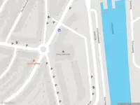 Ambulance met grote spoed naar de Havendijk in Schiedam