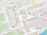 Ambulance met grote spoed naar de Land van Cocagneplein in Amsterdam