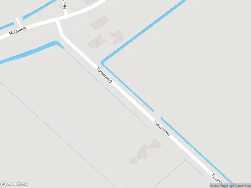 Ambulance met grote spoed naar de Tussenweg in Oudenhoorn