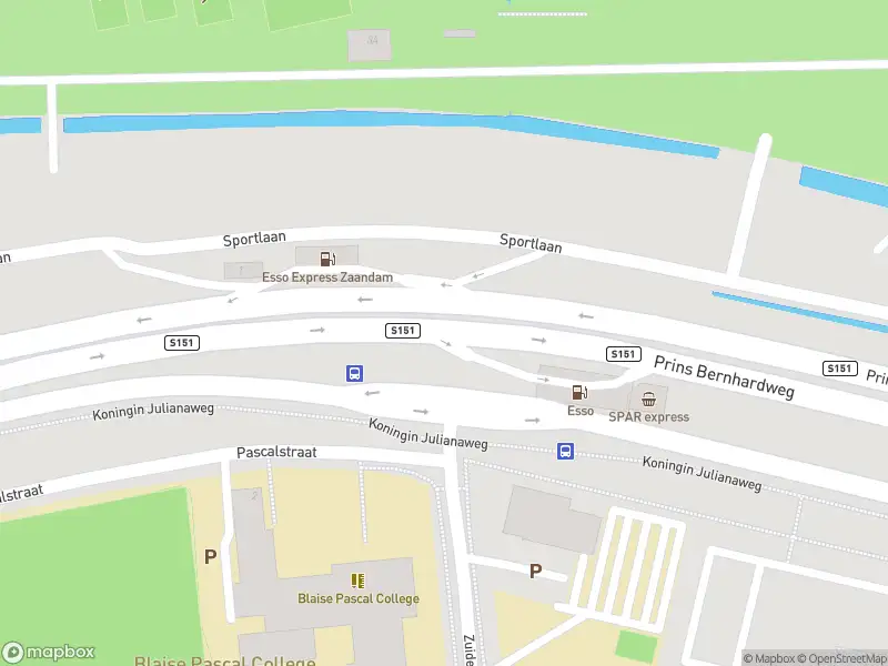Ambulance met gepaste spoed naar de Prins Bernhardweg in Zaandam