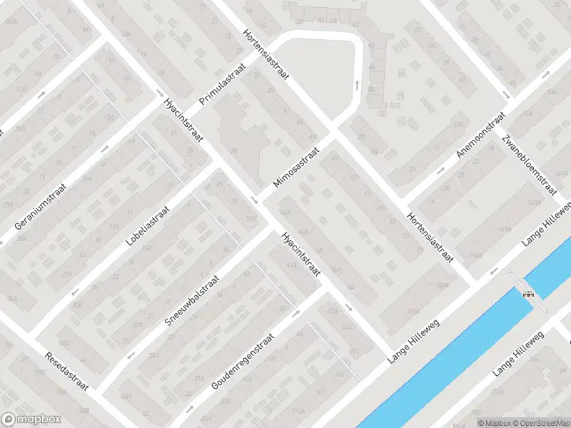 Ambulance met gepaste spoed naar de Hyacintstraat in Rotterdam