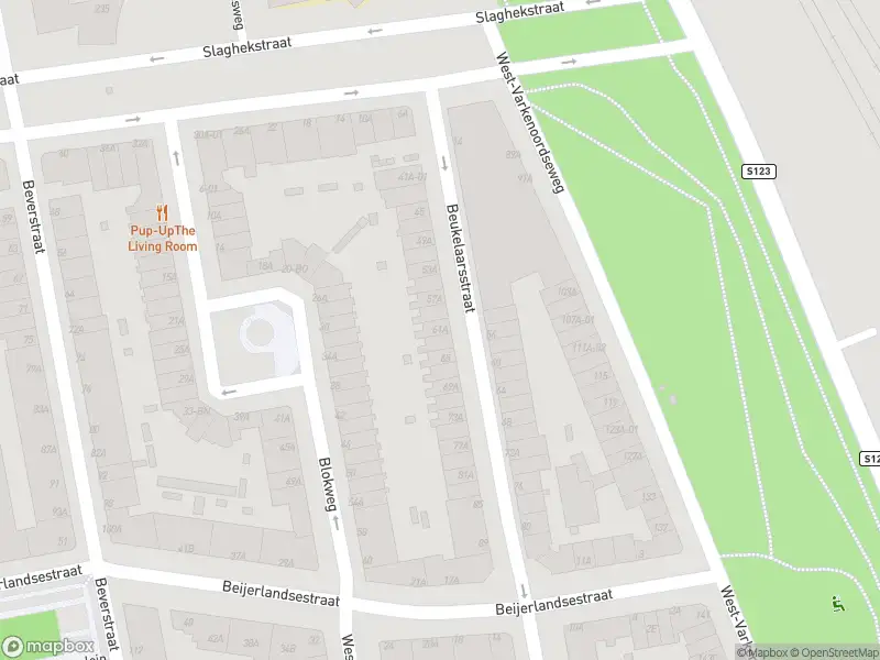 Ambulance met gepaste spoed naar de Beukelaarsstraat in Rotterdam