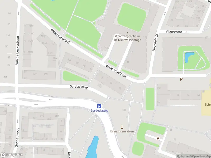 Ambulance met grote spoed naar de Weteringstraat in Rotterdam