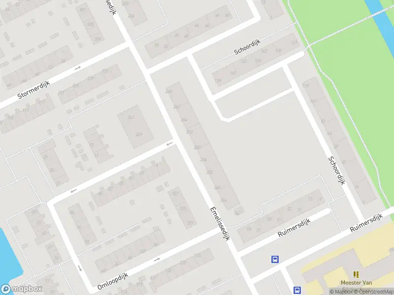 Ambulance met gepaste spoed naar de Emelissedijk in Rotterdam