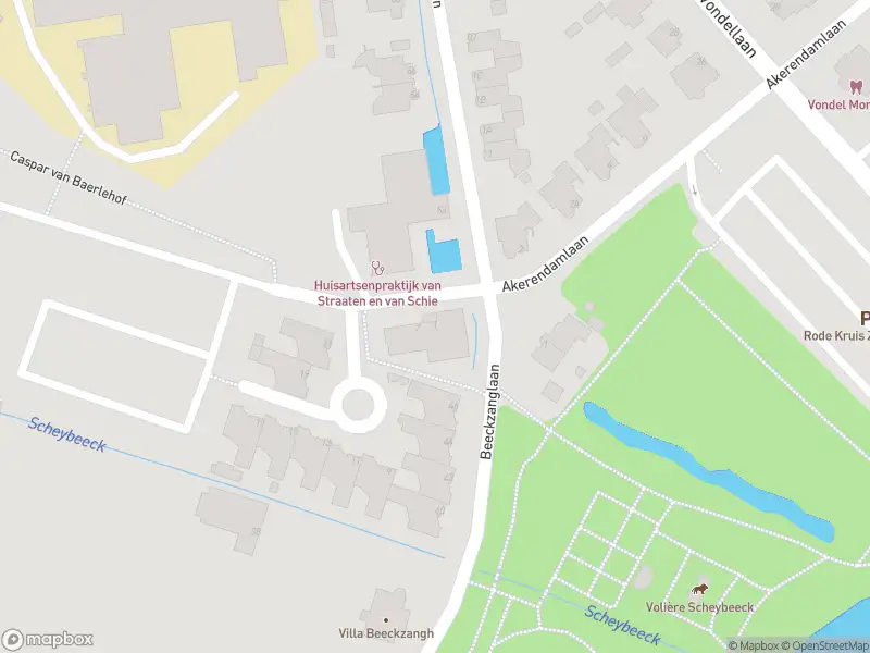 Ambulance met grote spoed naar de Caspar van Baerlehof in Beverwijk
