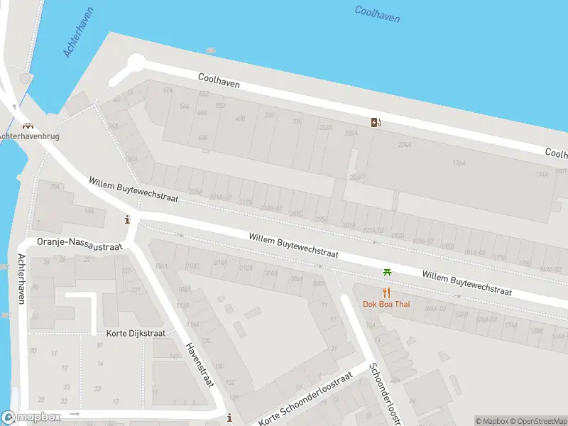 Ambulance met grote spoed naar de Willem Buytewechstraat in Rotterdam