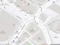 Brandweer met gepaste spoed naar de Waterlooplein in Amsterdam