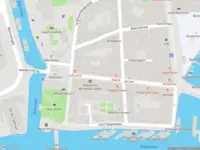 Ambulance met grote spoed naar de Morssingelterrein in Leiden