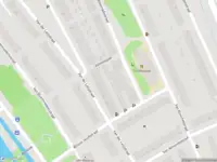 Ambulance met gepaste spoed naar de Van Schuijlenburchstraat in Delft