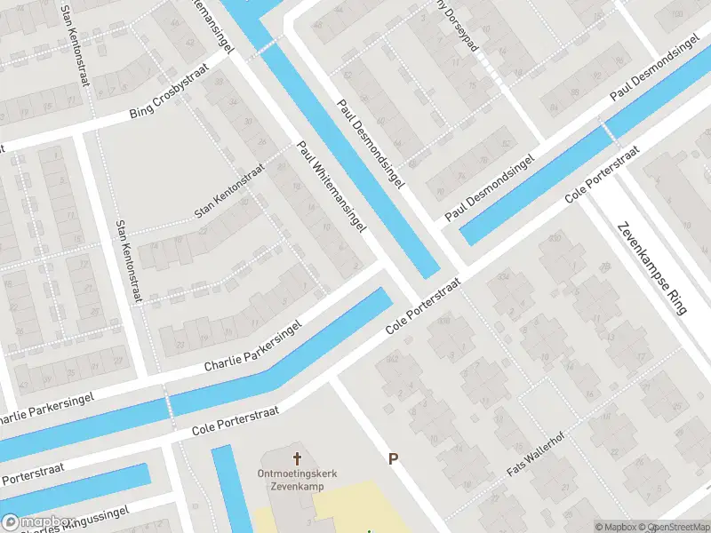 Ambulance met gepaste spoed naar de Paul Whitemansingel in Rotterdam