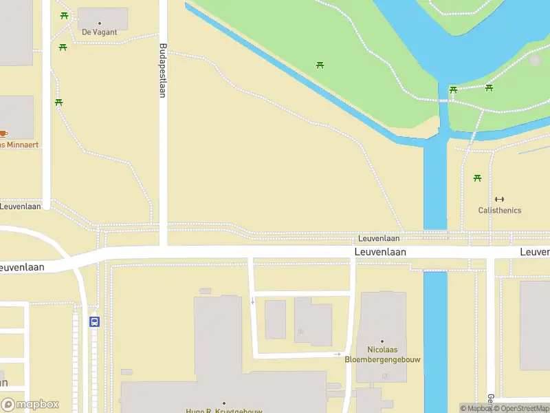 Politie naar de Leuvenlaan in Utrecht vanwege aanrijding met letsel