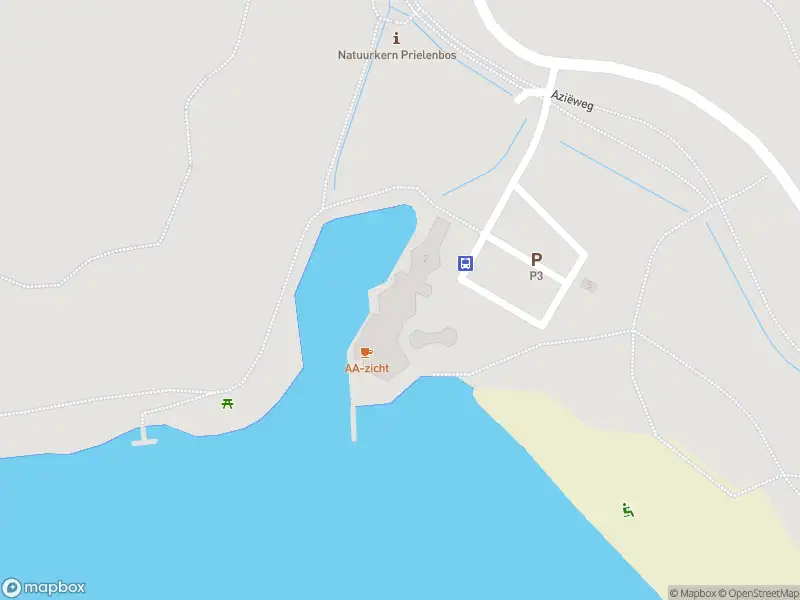 Ambulance met grote spoed naar de Strand in Zoetermeer