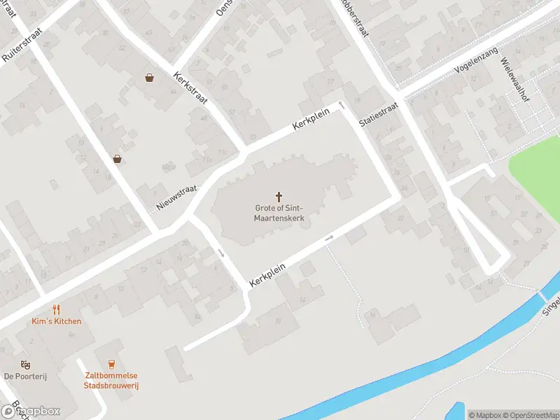 Brandweer met gepaste spoed naar de Kerkplein in Zaltbommel vanwege stormschade