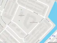 Ambulance met grote spoed naar de Karel van Manderhof in Uithoorn