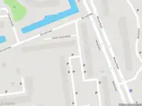 Brandweer met grote spoed naar de Johann Straussplein in Schiedam vanwege reanimatie