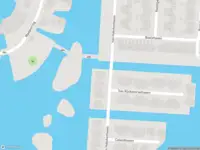 Ambulance met gepaste spoed naar de Van Hobokenhaven in Barendrecht