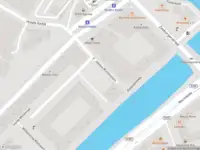 Ambulance met grote spoed naar de Ir. Jakoba Mulderplein in Amsterdam