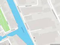 Ambulance met grote spoed naar de Buitenhavenweg in Schiedam