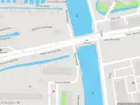 Ambulance met gepaste spoed naar de Marowijnepad in Leiden