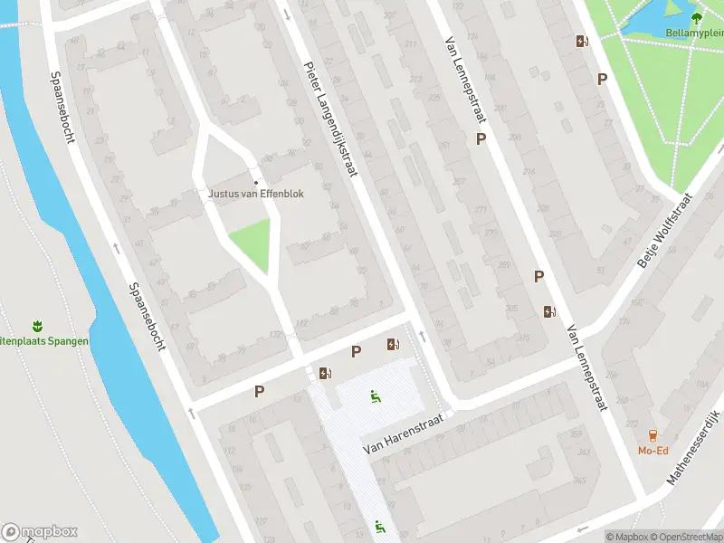 Ambulance met grote spoed naar de Justus van Effenstraat in Rotterdam