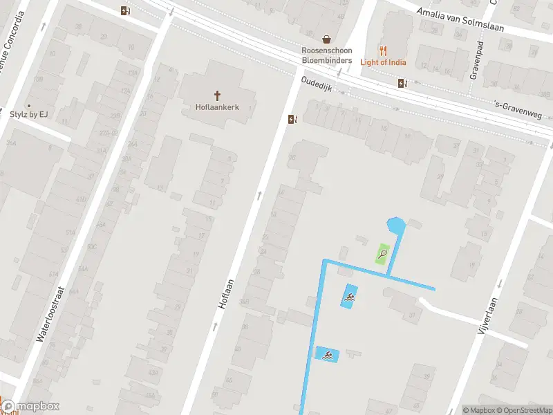 Ambulance met gepaste spoed naar de Hoflaan in Rotterdam