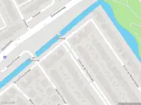 Ambulance met grote spoed naar de Johan van der Poortenlaan in Spijkenisse