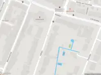 Ambulance met gepaste spoed naar de Hoflaan in Rotterdam
