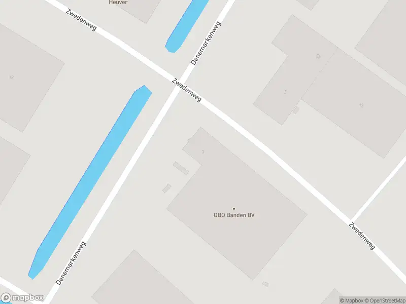 Brandweer met gepaste spoed naar de Denemarkenweg in Hardenberg vanwege stormschade