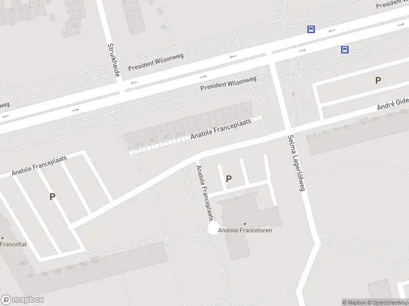 Ambulance met grote spoed naar de Anatole Franceplaats in Rotterdam