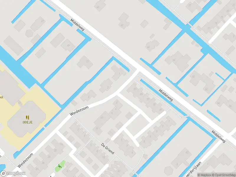 Ambulance met gepaste spoed naar de Weidezoom in Moordrecht