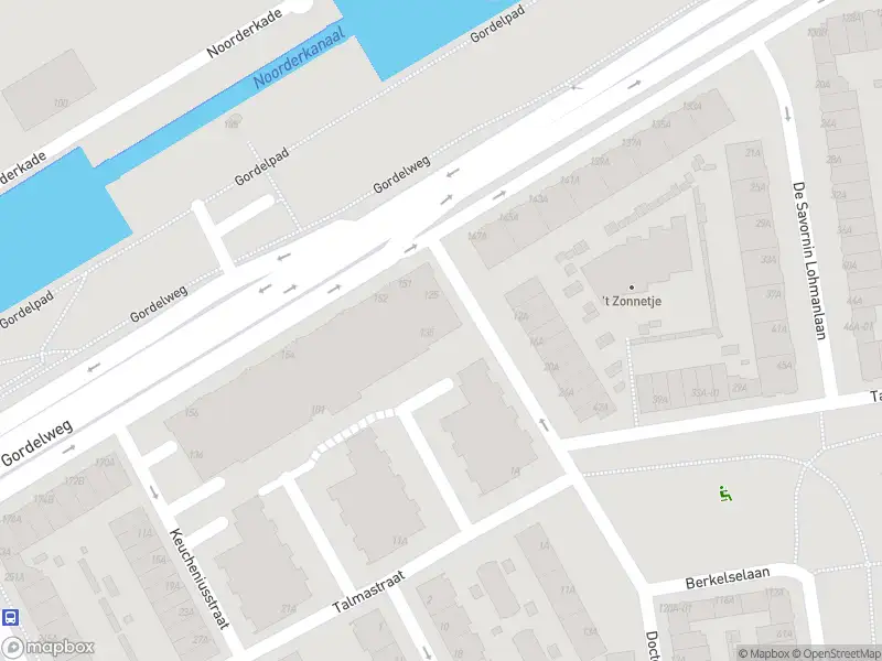 Ambulance met gepaste spoed naar de Donker Curtiusstraat in Rotterdam
