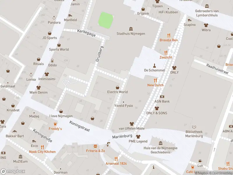 Brandweer met gepaste spoed naar de Nieuwstraat in Nijmegen vanwege afgaan automatisch brandalarm