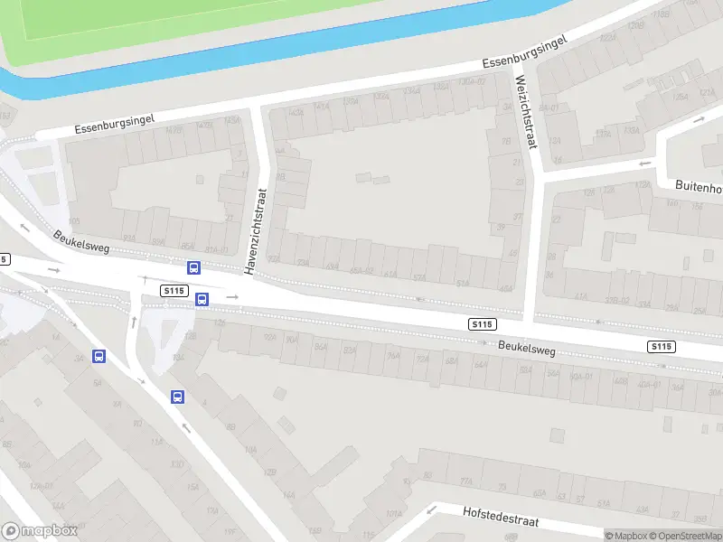 Ambulance met gepaste spoed naar de Beukelsweg in Rotterdam