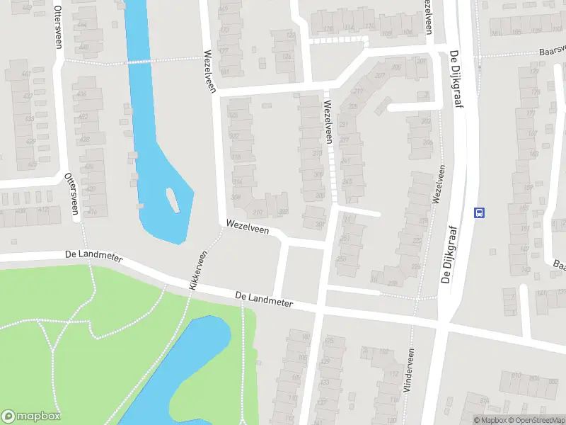Ambulance met grote spoed naar de Wezelveen in Spijkenisse