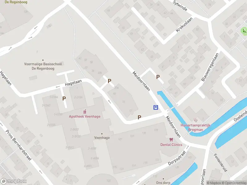 Ambulance met grote spoed naar de Meidoornlaan in Nootdorp
