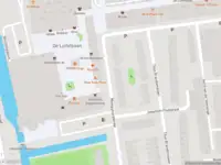 Ambulance met gepaste spoed naar de Rooseveltstraat in Leiden