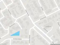Brandweer met gepaste spoed naar de Stationsstraat in Zetten vanwege afgaan automatisch brandalarm