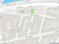 Ambulance met gepaste spoed naar de Hoeksestraat in Rotterdam